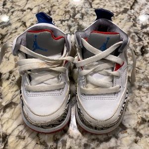 Baby Air Jordan tennis shoes size 5C